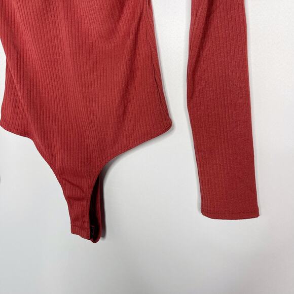 New Le Lis Medium M Rust Red Ribbed V Neck Bodysuit Long Sleeve Thong Snap - Picture 4 of 9